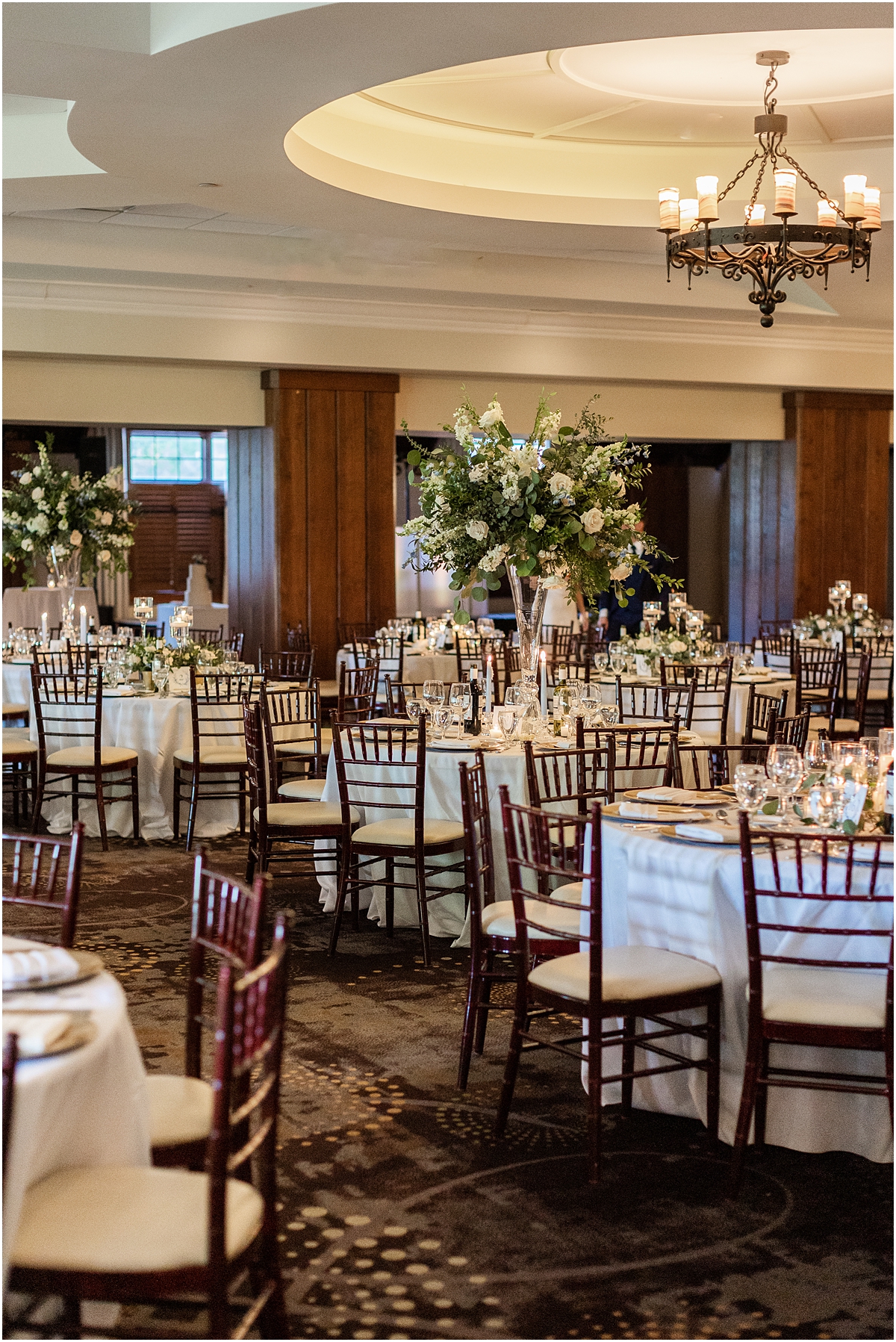 Classic and Romantic Wedding at River Forest Country Club 