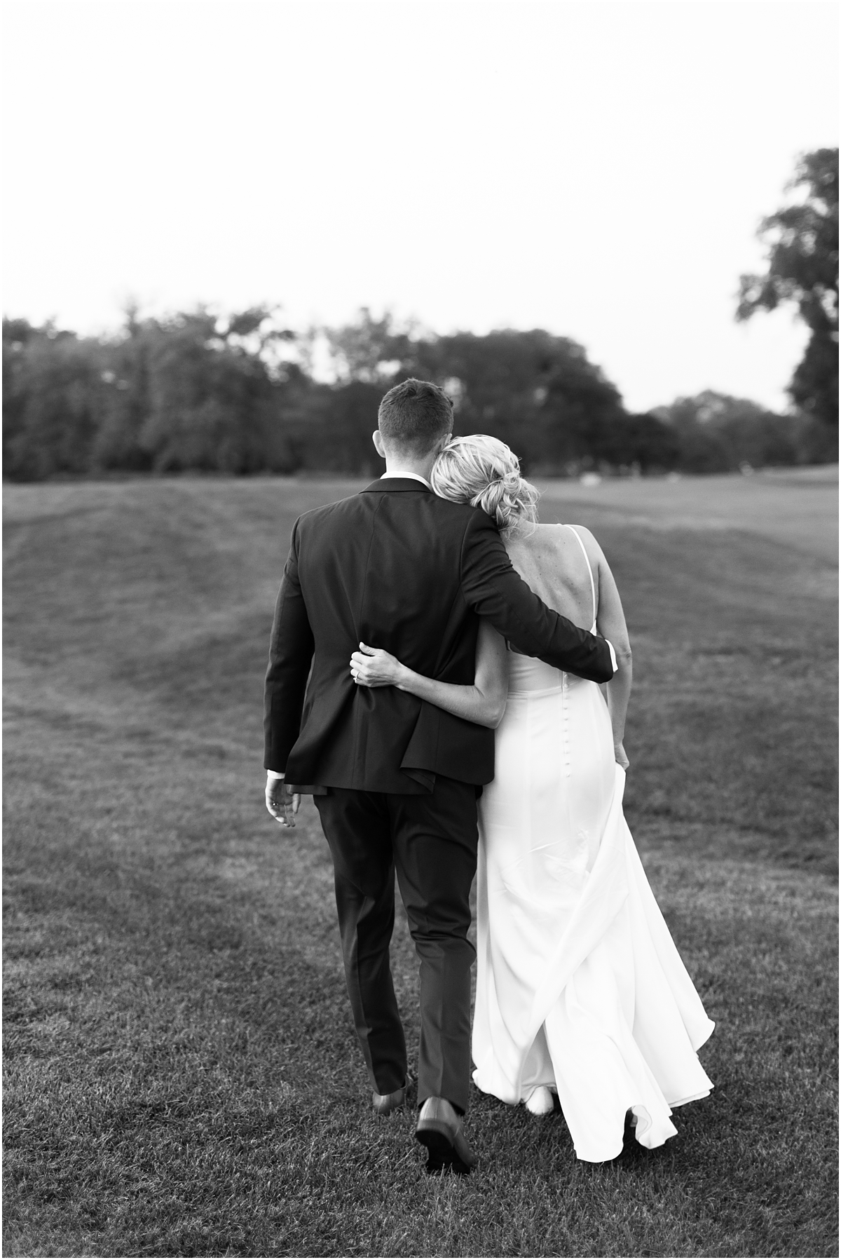 Classic and Romantic Wedding portraits at River Forest Country Club 