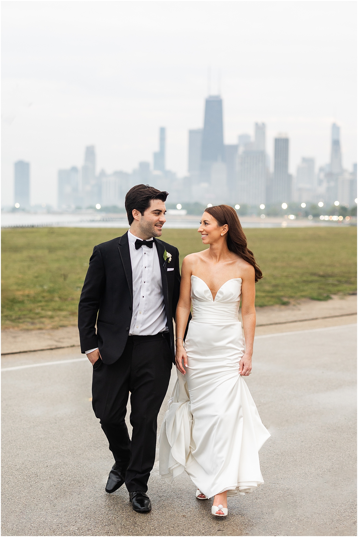 wedding portraits with the chicago skyline