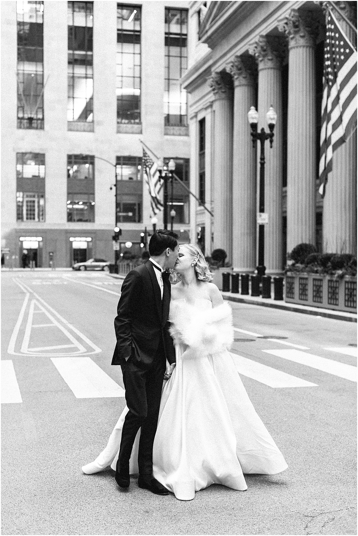 Timeless downtown Chicago engagement 