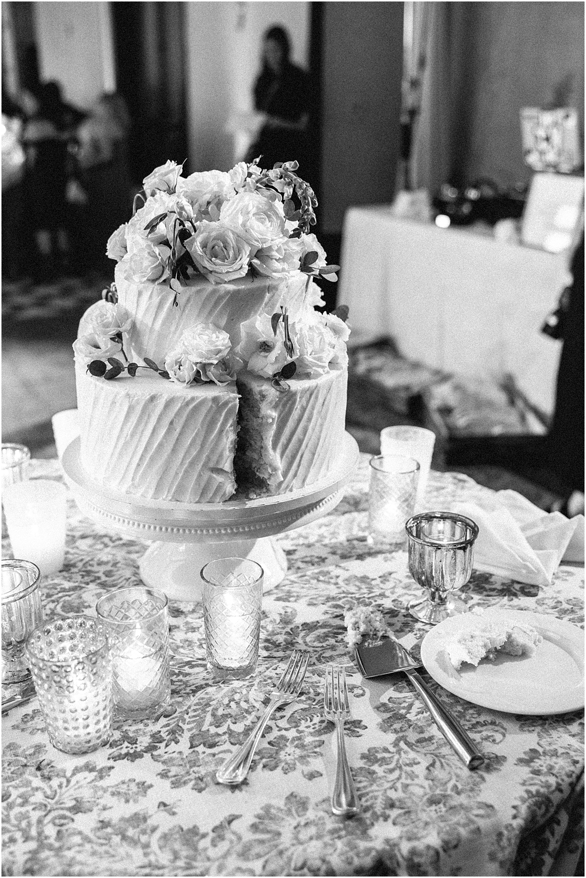 wedding cake from Classic Sunset Ridge Wedding