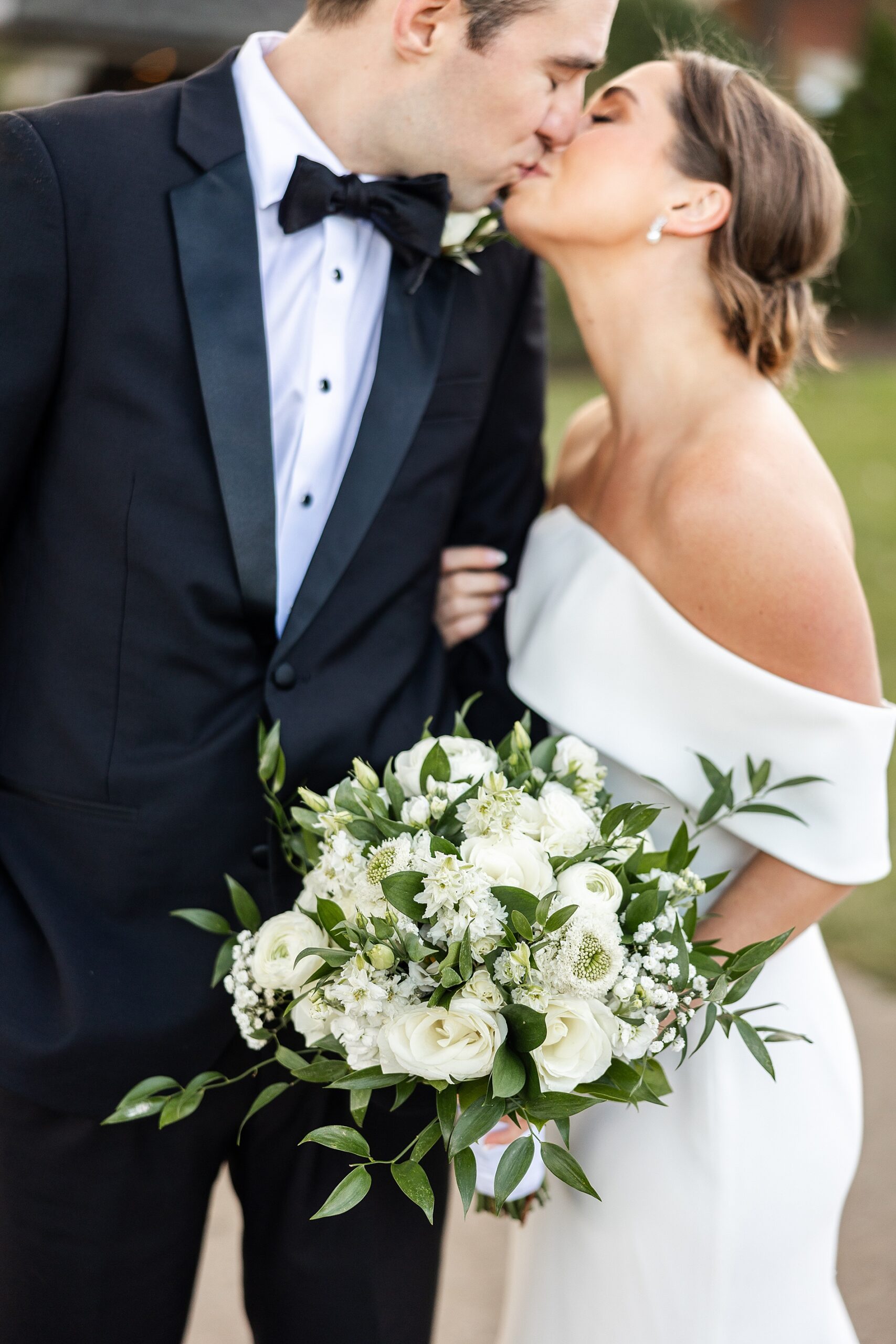 romantic wedding portraits at Butterfield Country Club