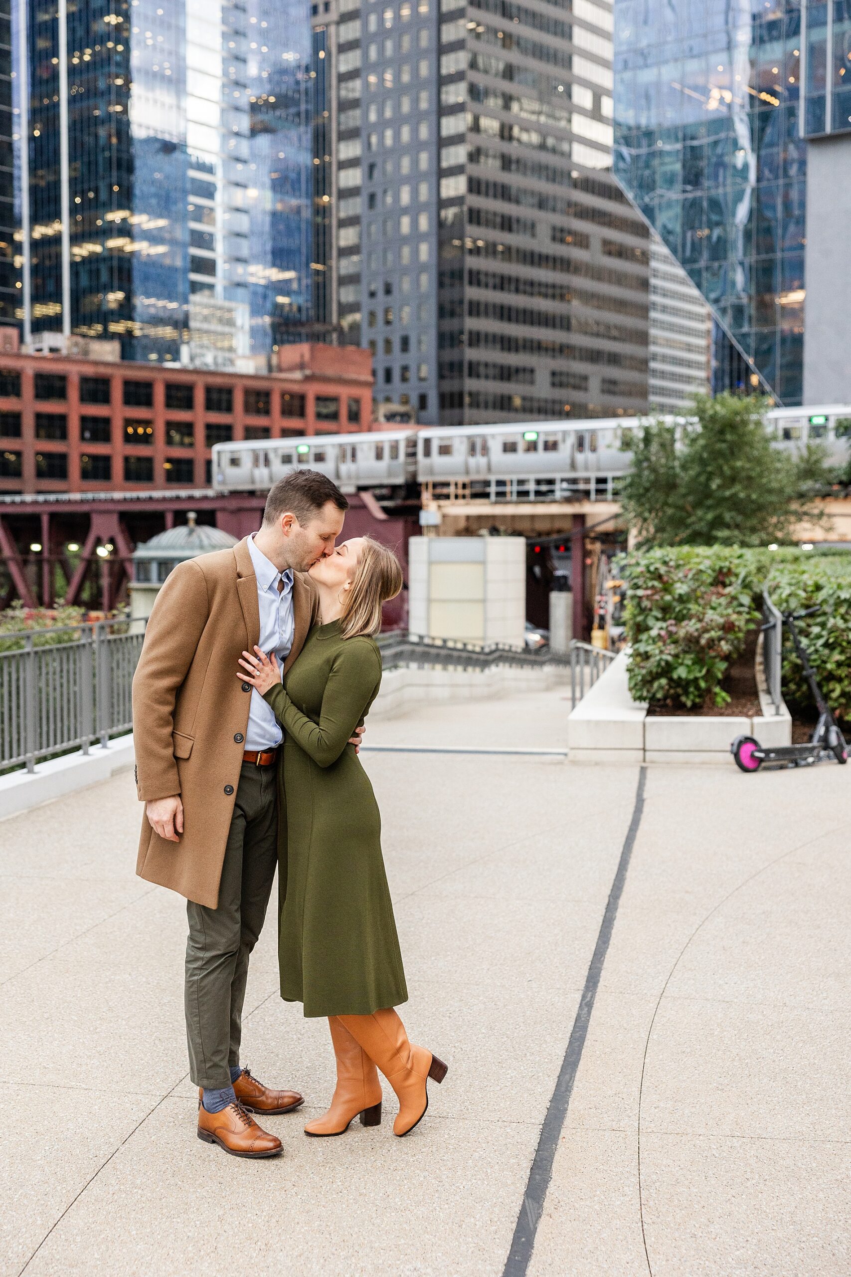 timeless engagement photos at Chicago Rivewalk