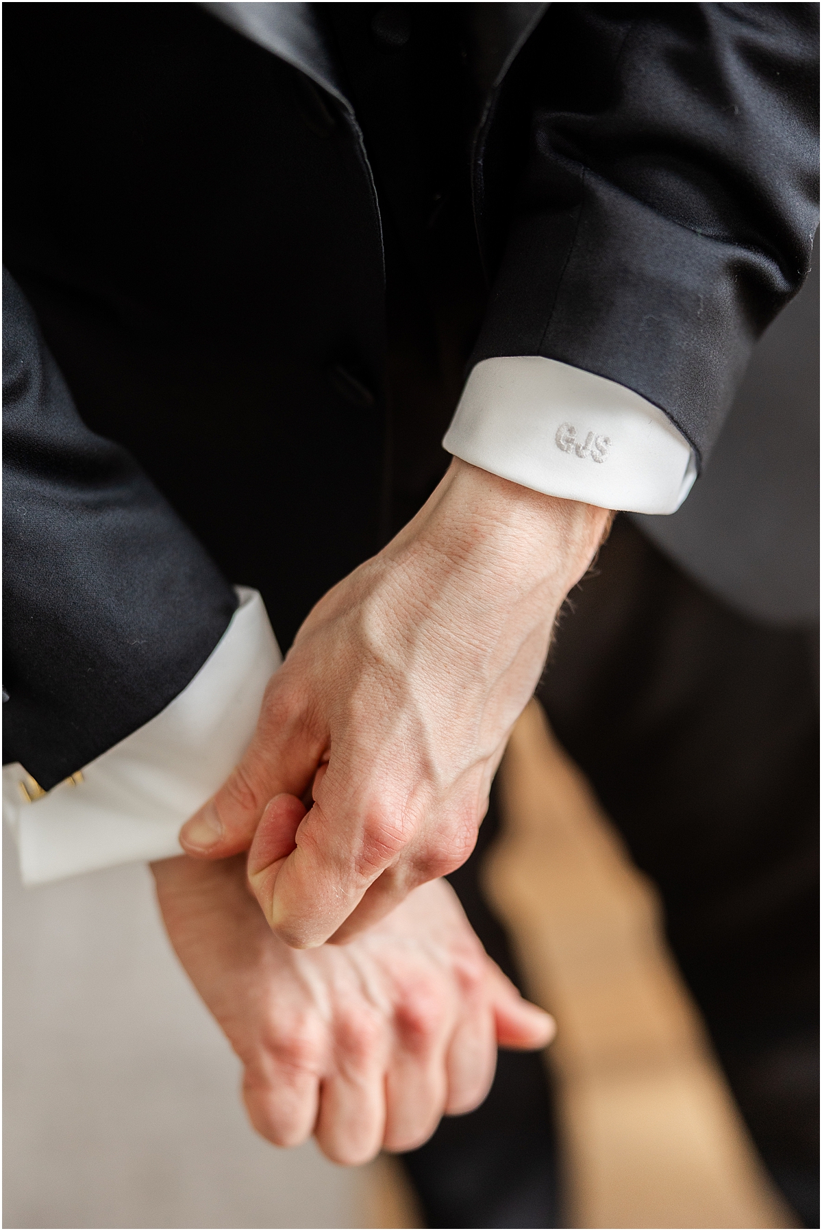 groom straitening sleeves
