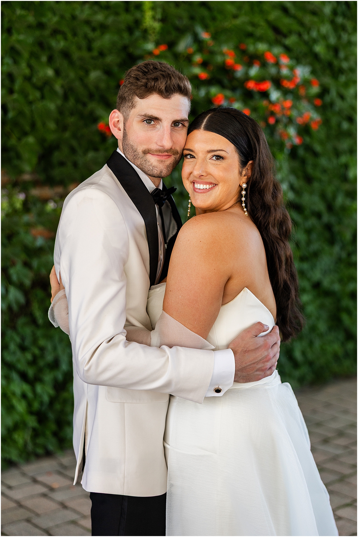 outdoor bride and groom portraits in Chicago