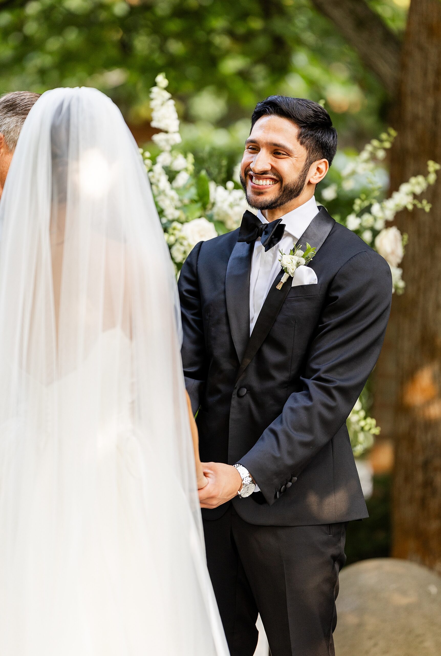 candid wedding ceremony photos 