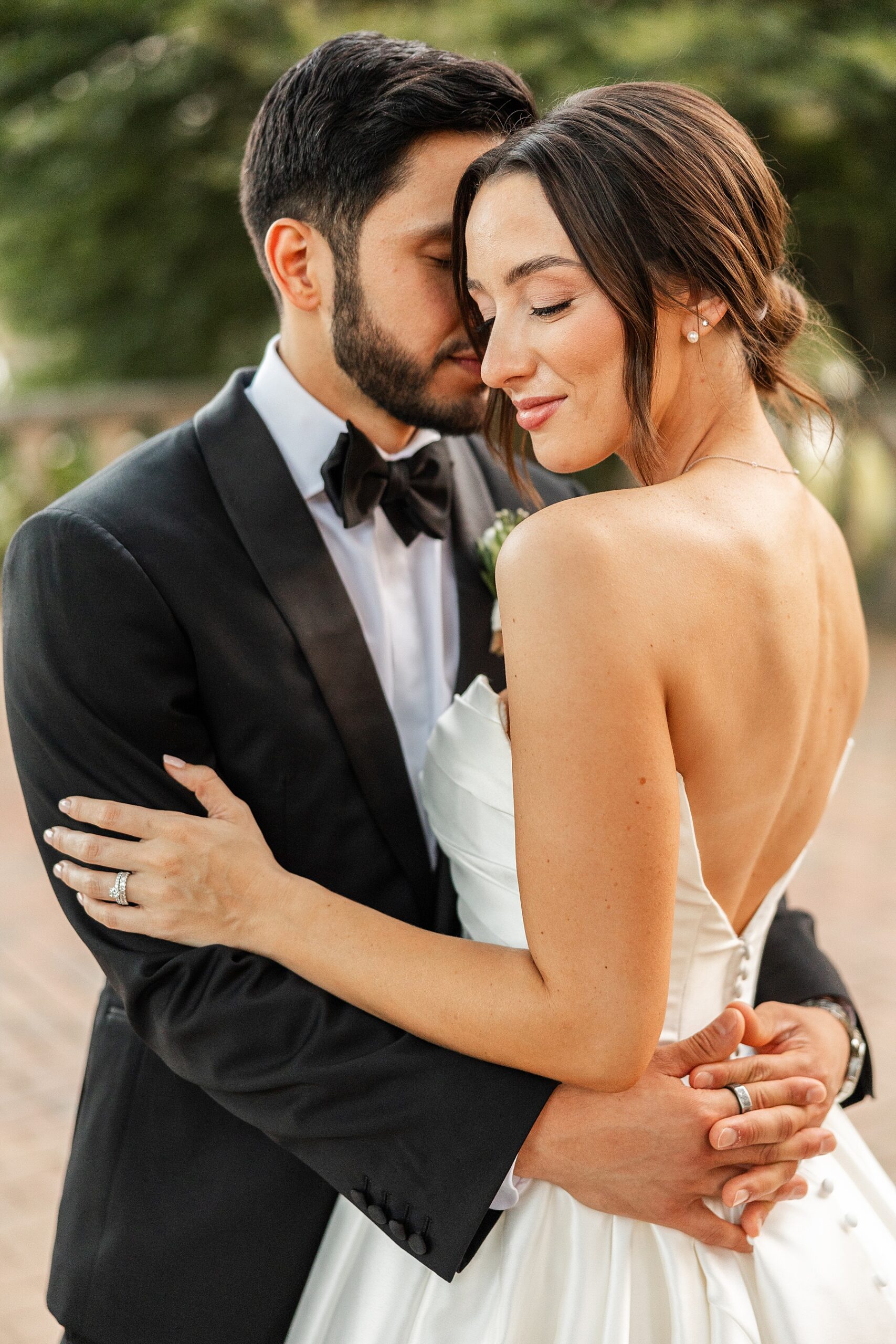 timeless bride and groom portraits from summer wedding 