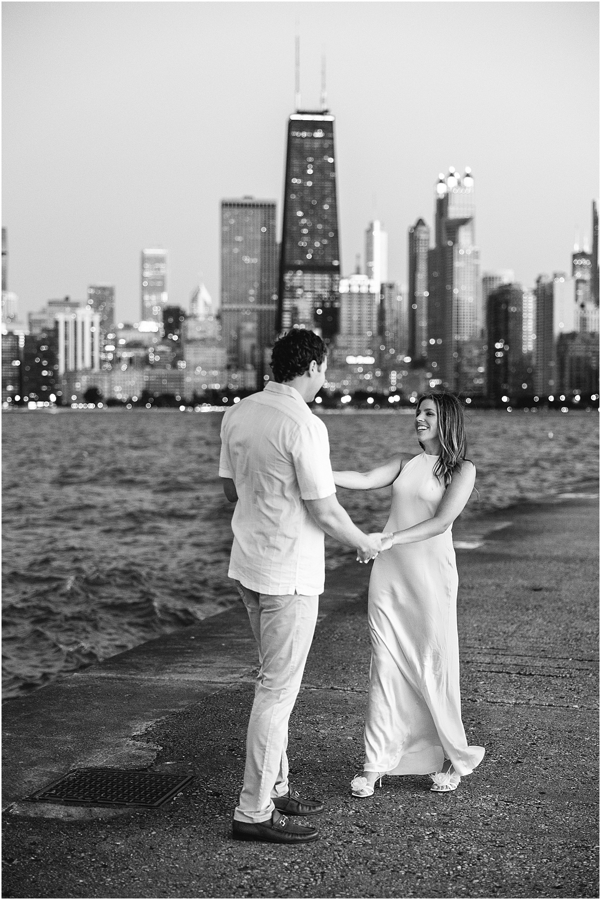 Romantic Summer Chicago Engagement Session  