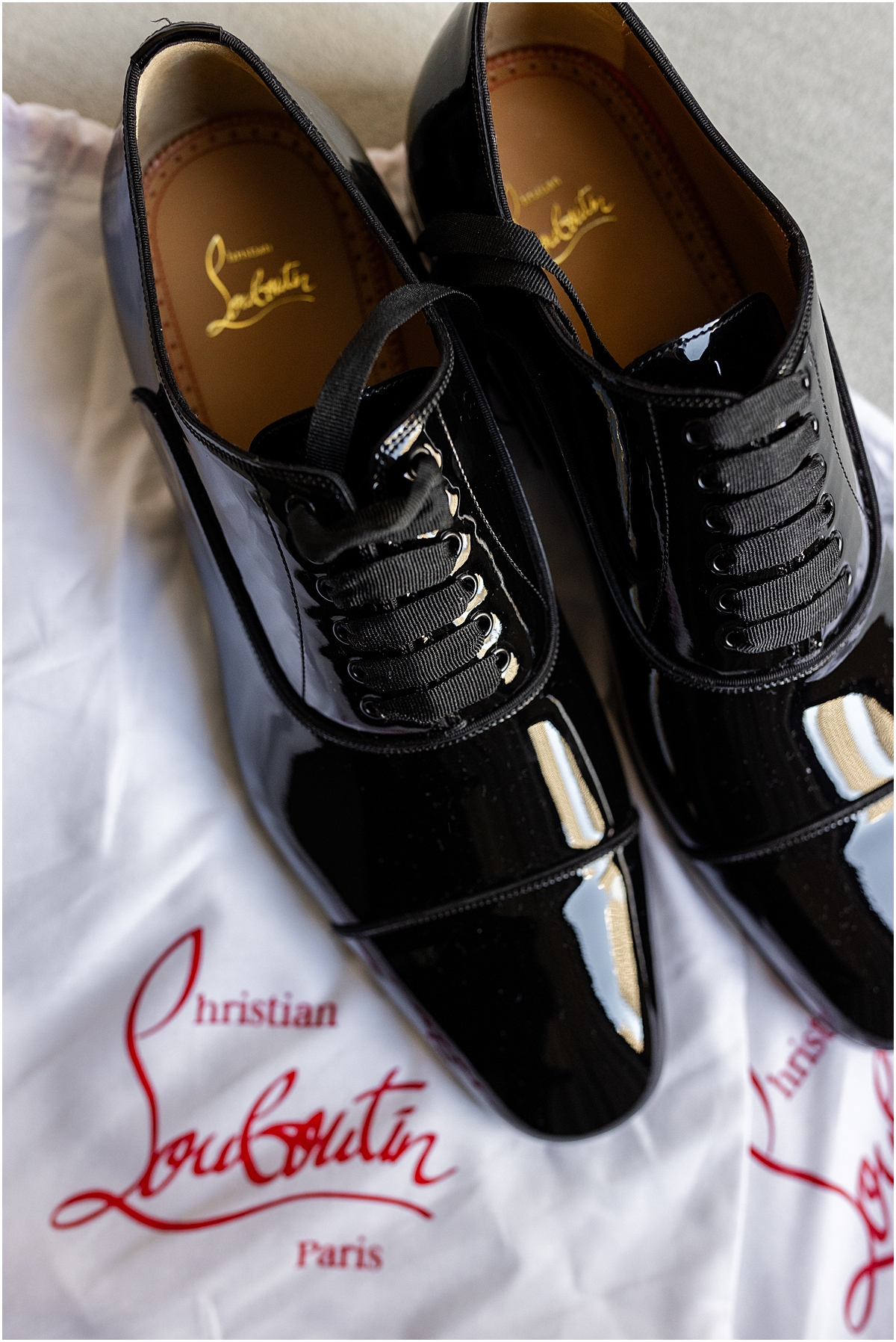 groom's black shoes