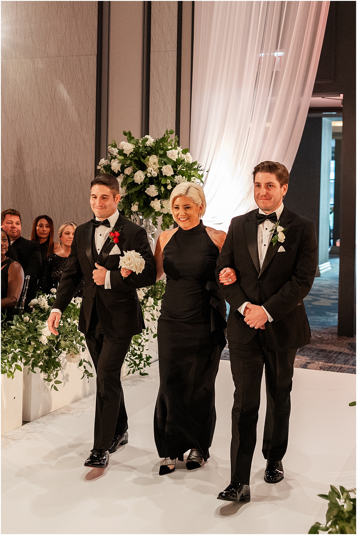 glamorous Chicago Renaissance Hotel wedding 