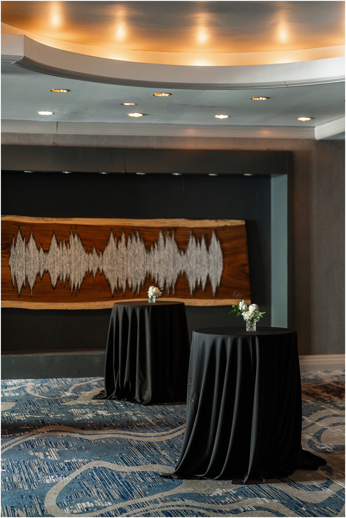 glamorous Chicago Renaissance Hotel wedding 